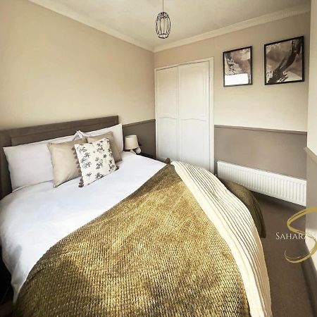 Stylish 2Bed - Manchester - Free Parking 하이드 외부 사진