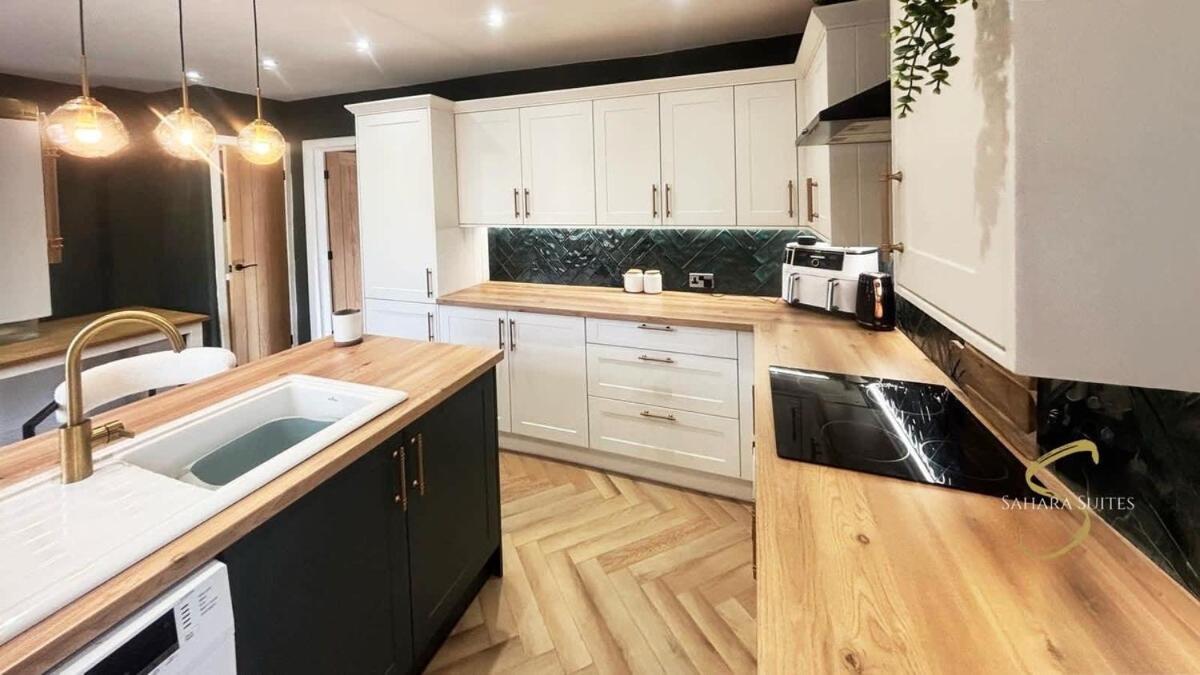 Stylish 2Bed - Manchester - Free Parking 하이드 외부 사진